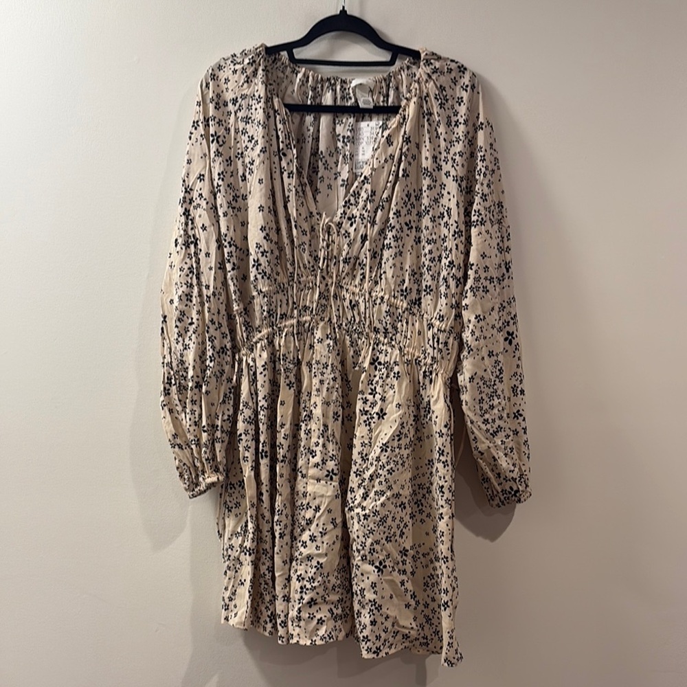 H&M Brown and Cream Plunge Neck‎ Bishop Sleeve Sundress